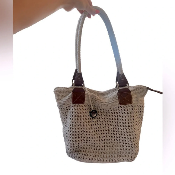 The Sak crochet medium tote everyday shoulder bag excellent like-new condition - Picture 2 of 6